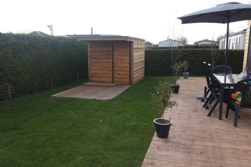 Luxe Vakantie Bungalow Met 3 Slaapkamers Dronrijp Exterior foto